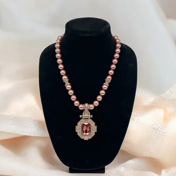 💎 Heidi Daus Dazzling Art Deco Mauve Pearl Pendant Crystal Necklace 17-21” EUC 💎 - Picture 16 of 16